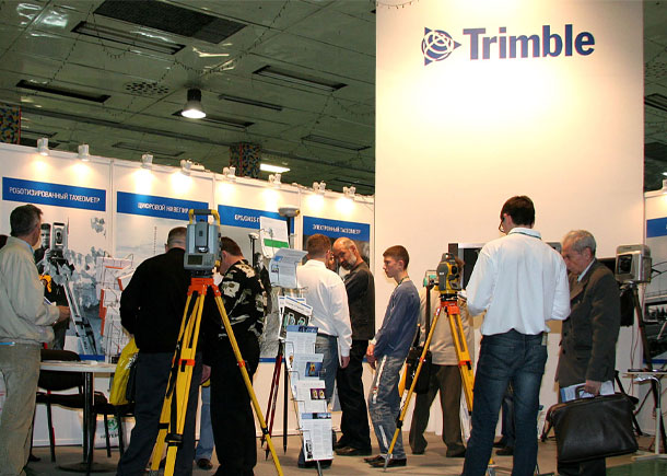 На стенде компании Trimble во время выставки «ГеоСибирь 2007»